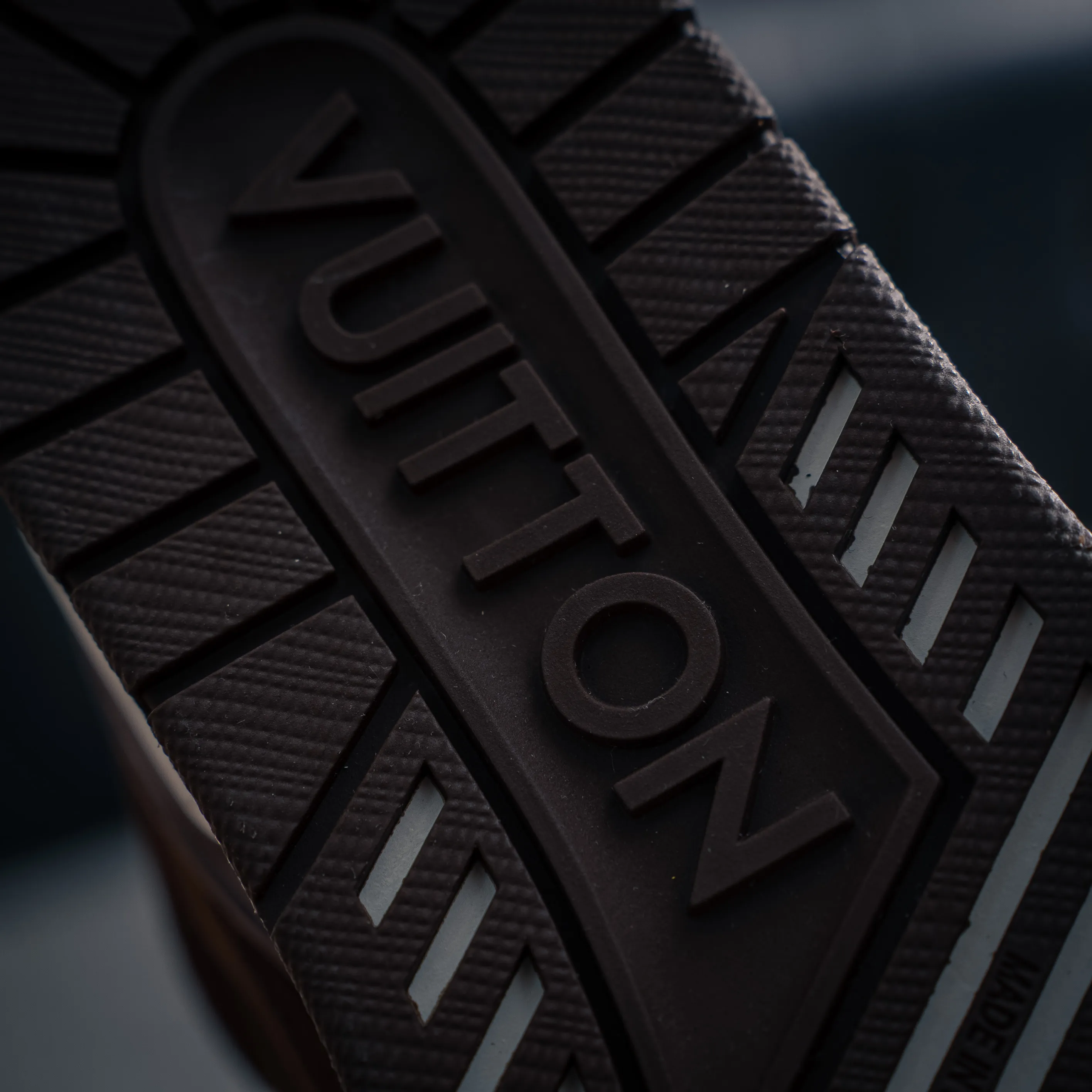 # LV- - trainer 2026 New Arrival 1：1 ！！ Shoes Cowhide Leather ， LOGO ， Breathable ， 。